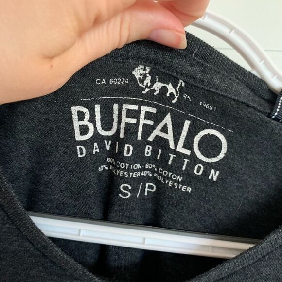 🌸3 for $30🌸 Womens Buffalo T-shirt - Picture 3 of 4